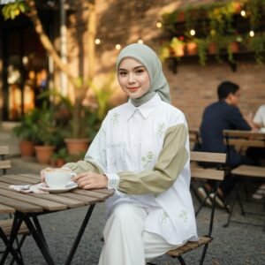 Flora Blouse Wanita Oversize