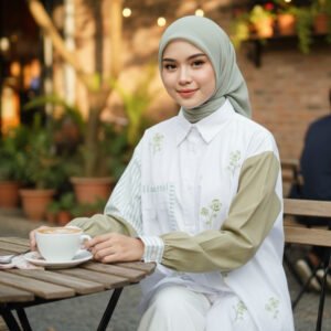 Flora Blouse Wanita Oversize